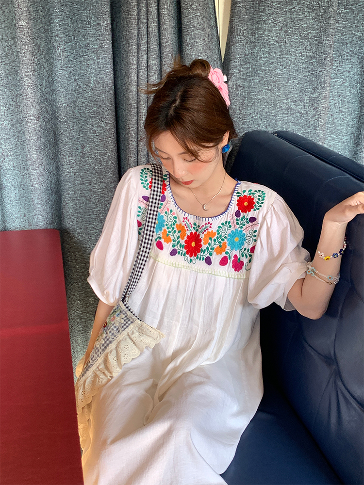 White Retro Embroidered Cotton-Linen Summer Dress for Women, Loose U-Neck Puff Sleeve, Vintage Style, Boho Fashion White Retro Embroidered Cotton-Linen Summer Dress for Women, Loose U-Neck Puff Sleeve, Vintage Style, Boho Fashion