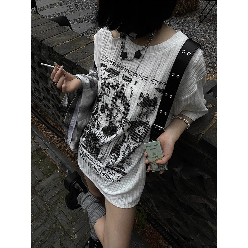 White Short Sleeve T-Shirt for Women - Summer Punk Print, Loose Off-Shoulder Top, Y2K Fashion, Subculture Style White Short Sleeve T-Shirt for Women - Summer Punk Print, Loose Off-Shoulder Top, Y2K Fashion, Subculture Style