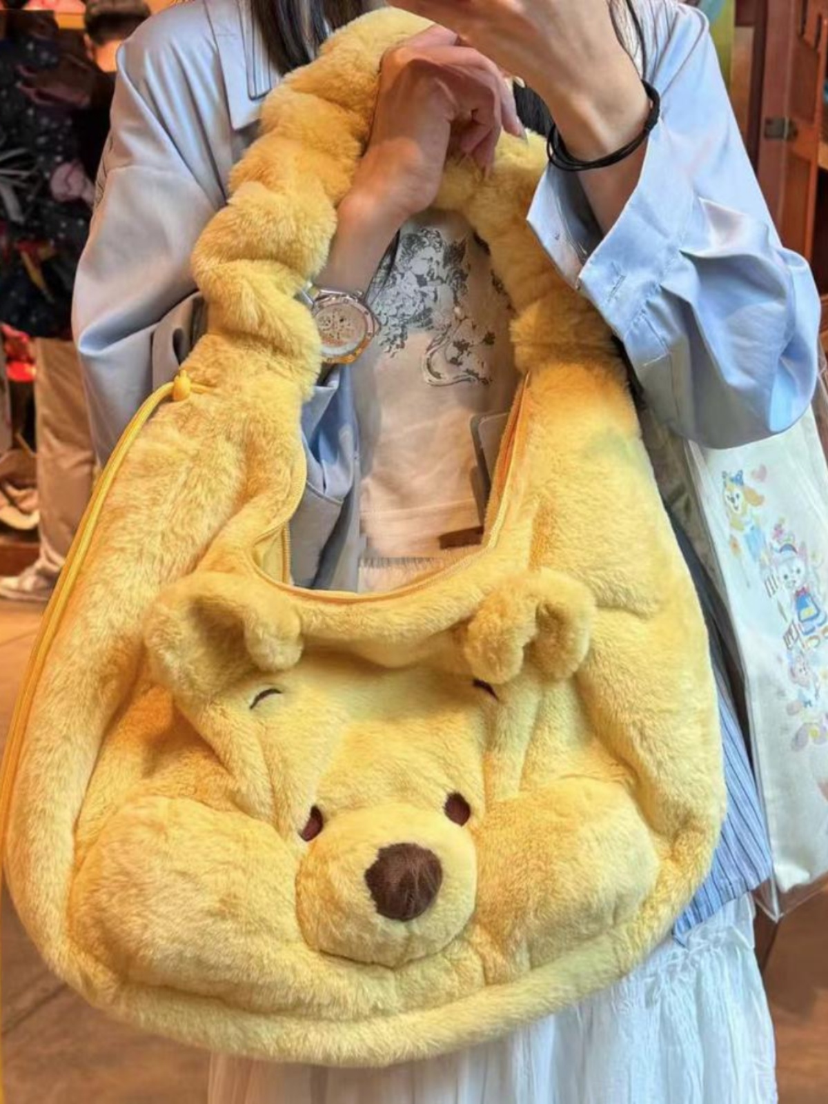 Winnie the Pooh Cartoon Large Capacity Tote Bag - Handheld, Shoulder, Crossbody, Ideal for Class and Commuting Winnie the Pooh Cartoon Large Capacity Tote Bag - Handheld, Shoulder, Crossbody, Ideal for Class and Commuting