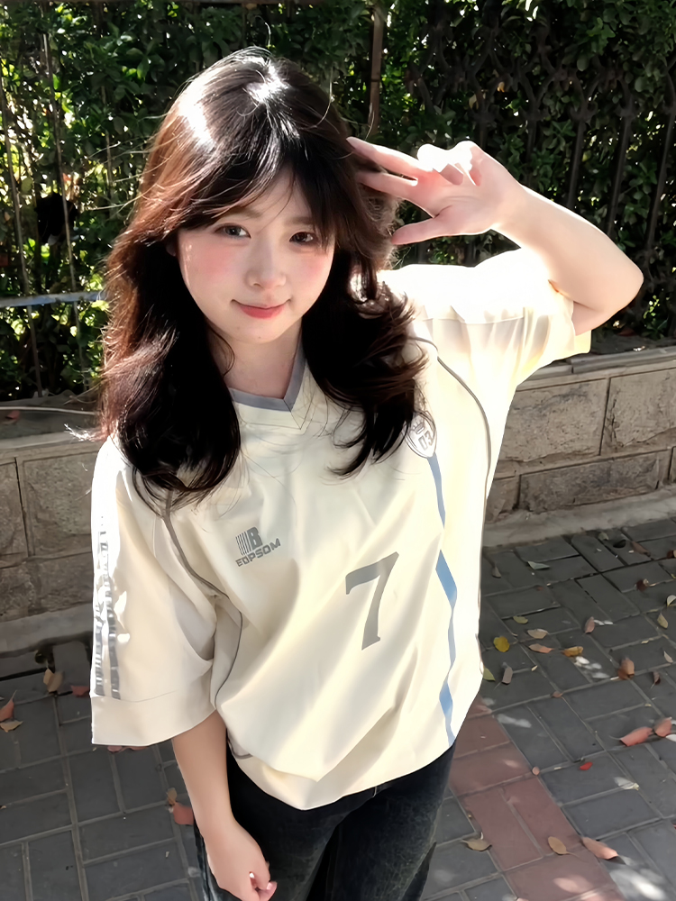 Women's American Retro Color-Blocked Jersey T-Shirt, Summer Oversized V-Neck Top with Woven Strap, Sporty Short Sleeves Women's American Retro Color-Blocked Jersey T-Shirt, Summer Oversized V-Neck Top with Woven Strap, Sporty Short Sleeves