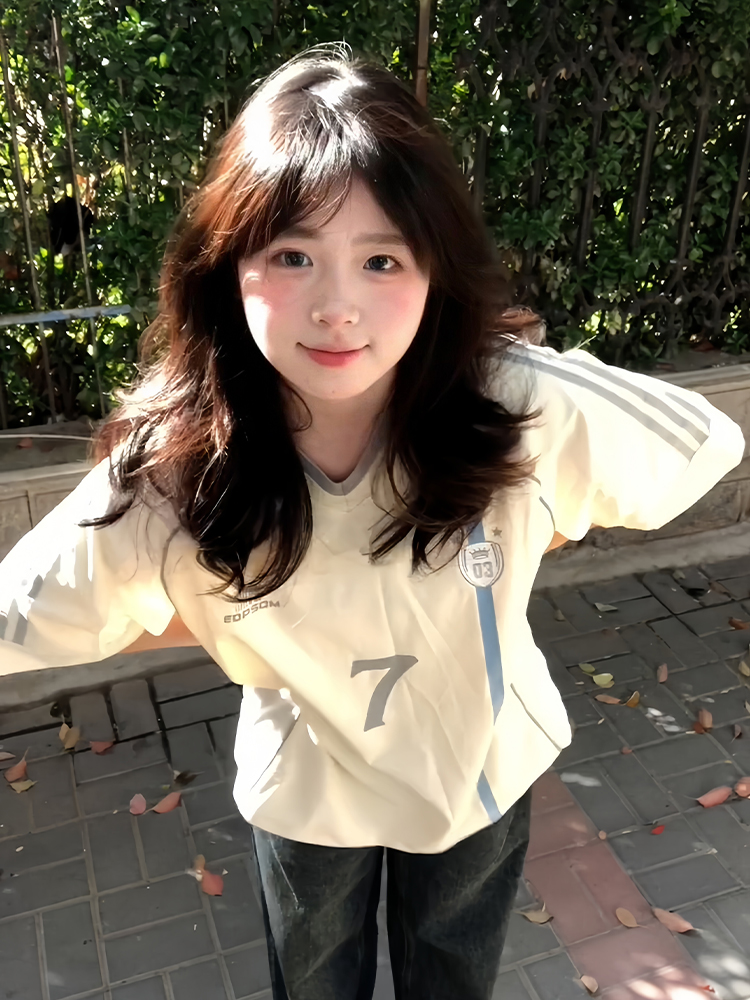 Women's American Retro Color-Blocked Jersey T-Shirt, Summer Oversized V-Neck Top with Woven Strap, Sporty Short Sleeves Women's American Retro Color-Blocked Jersey T-Shirt, Summer Oversized V-Neck Top with Woven Strap, Sporty Short Sleeves