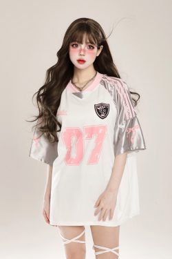 Women's American Retro Patchwork Printed Short Sleeve V-Neck T-Shirt, Casual Summer Sports Style, Loose Fit, Y2K Inspired