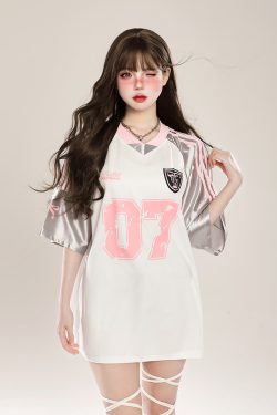 Women's American Retro Patchwork Printed Short Sleeve V-Neck T-Shirt, Casual Summer Sports Style, Loose Fit, Y2K Inspired