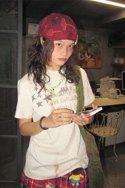 Women's American Retro Shoulder T-Shirt - Summer White Ink Print, Loose Casual Top, Round Neck Short Sleeve, Trendy Summer Fashion