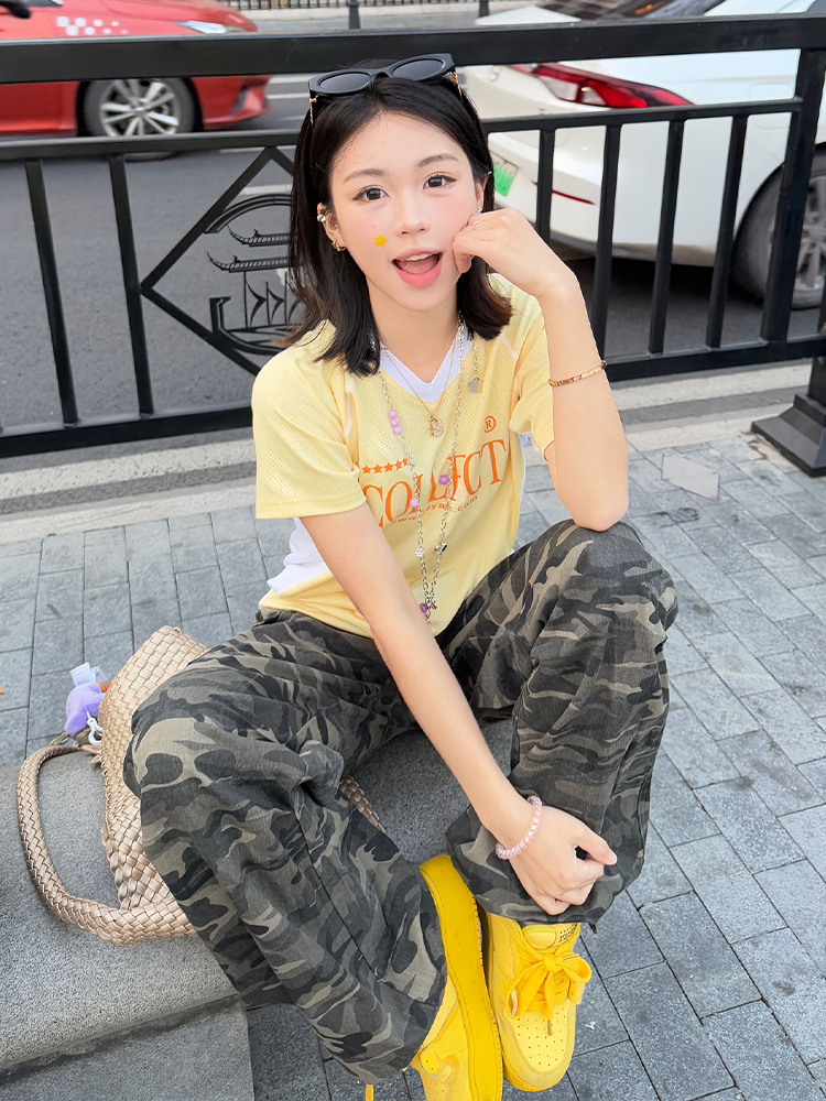 Women’s American Retro Sports Jersey Style T-Shirt - Summer Color-Blocking, Shoulder-Stitched, V-Neck, Slim-Fit Trendy Top Women’s American Retro Sports Jersey Style T-Shirt - Summer Color-Blocking, Shoulder-Stitched, V-Neck, Slim-Fit Trendy Top