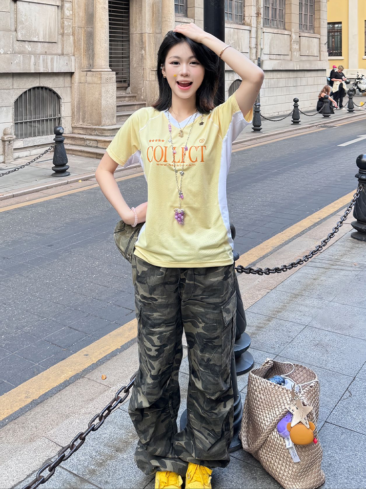 Women’s American Retro Sports Jersey Style T-Shirt - Summer Color-Blocking, Shoulder-Stitched, V-Neck, Slim-Fit Trendy Top Women’s American Retro Sports Jersey Style T-Shirt - Summer Color-Blocking, Shoulder-Stitched, V-Neck, Slim-Fit Trendy Top