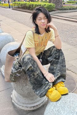 Women’s American Retro Sports Jersey Style T-Shirt - Summer Color-Blocking, Shoulder-Stitched, V-Neck, Slim-Fit Trendy Top