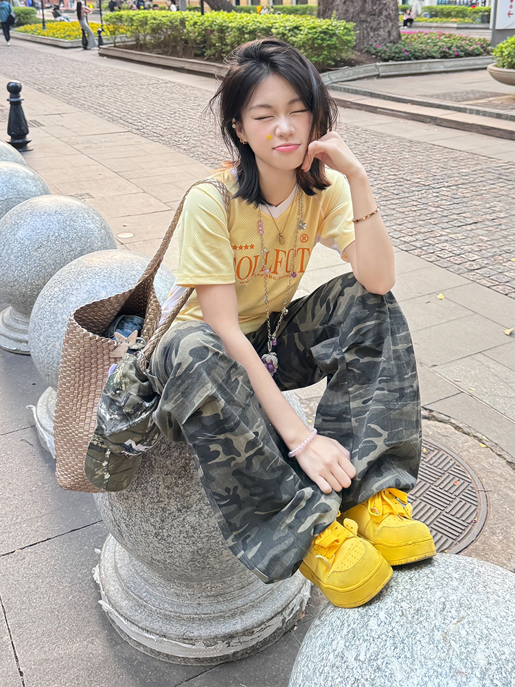 Women’s American Retro Sports Jersey Style T-Shirt - Summer Color-Blocking, Shoulder-Stitched, V-Neck, Slim-Fit Trendy Top Women’s American Retro Sports Jersey Style T-Shirt - Summer Color-Blocking, Shoulder-Stitched, V-Neck, Slim-Fit Trendy Top