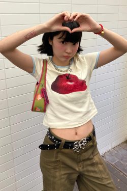 Women's American-Style Cropped T-Shirt with Apple Print, Color-Blocked Neckline, Pure Cotton, Short Sleeves, Slim Fit, Trendy Summer Fashion