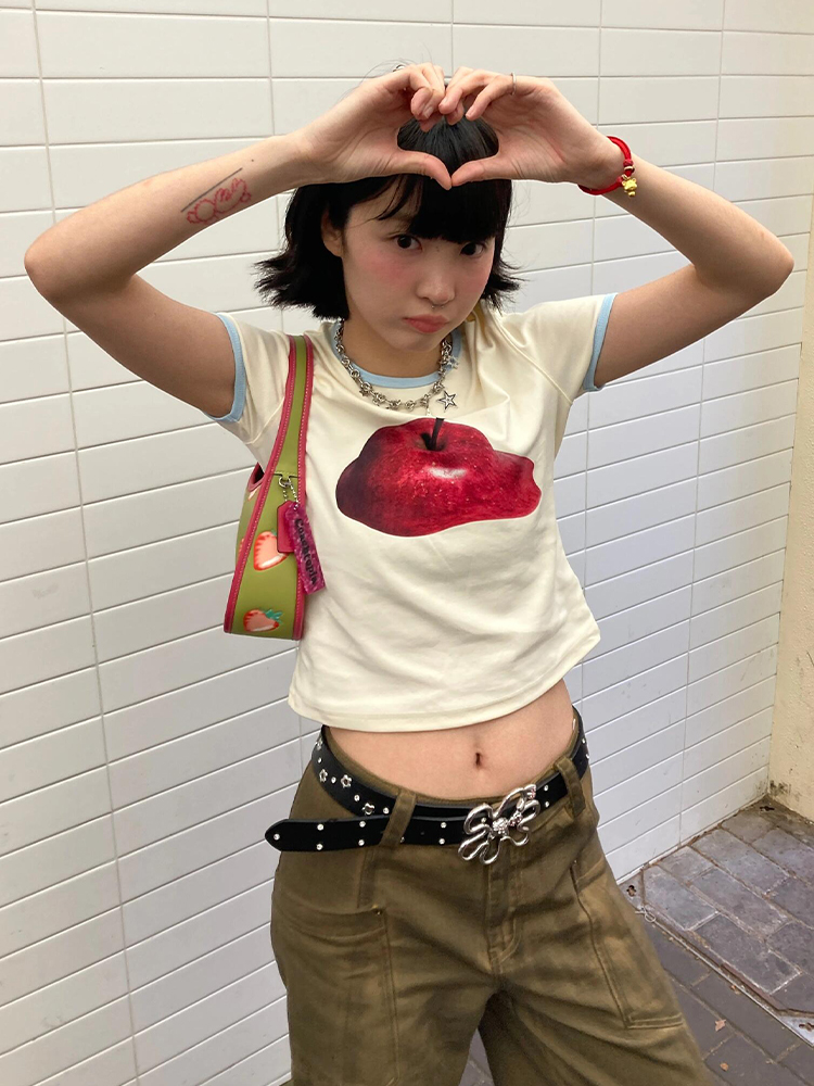Women's American-Style Cropped T-Shirt with Apple Print, Color-Blocked Neckline, Pure Cotton, Short Sleeves, Slim Fit, Trendy Summer Fashion Women's American-Style Cropped T-Shirt with Apple Print, Color-Blocked Neckline, Pure Cotton, Short Sleeves, Slim Fit, Trendy Summer Fashion