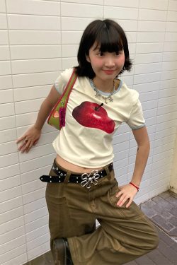 Women's American-Style Cropped T-Shirt with Apple Print, Color-Blocked Neckline, Pure Cotton, Short Sleeves, Slim Fit, Trendy Summer Fashion