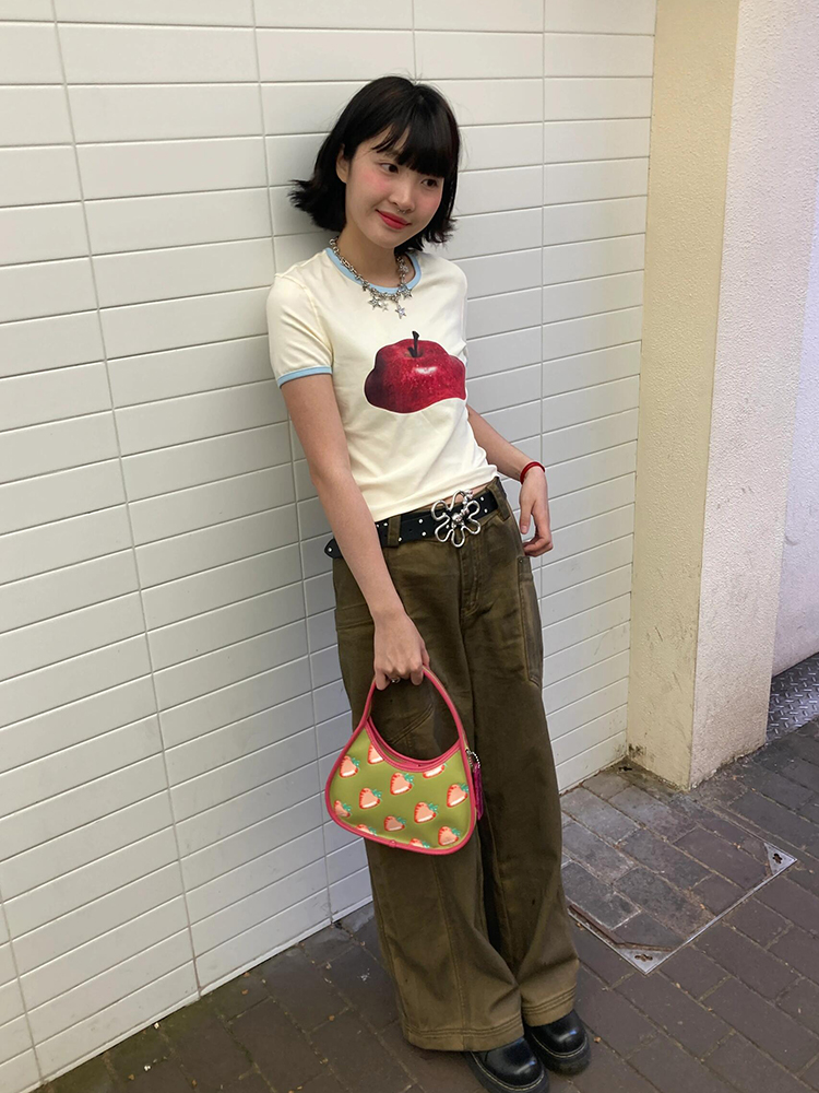 Women's American-Style Cropped T-Shirt with Apple Print, Color-Blocked Neckline, Pure Cotton, Short Sleeves, Slim Fit, Trendy Summer Fashion Women's American-Style Cropped T-Shirt with Apple Print, Color-Blocked Neckline, Pure Cotton, Short Sleeves, Slim Fit, Trendy Summer Fashion