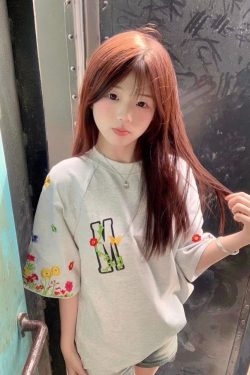 Women's American-Style Embroidered Floral Raglan Short Sleeve T-Shirt - Summer 2025 Unique Couple Outfit