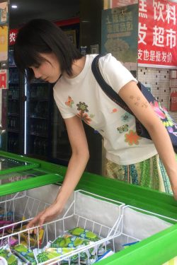 Women's American-Style Floral Print T-Shirt, Summer Short Sleeve, Vintage Slim-Fit Round Neck, Heavyweight White Top