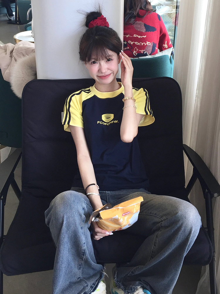 Women's American-Style Raglan Sleeve T-Shirt with Side Striped Letter Print, Slim Fit Summer Top, Casual Y2K Fashion Women's American-Style Raglan Sleeve T-Shirt with Side Striped Letter Print, Slim Fit Summer Top, Casual Y2K Fashion