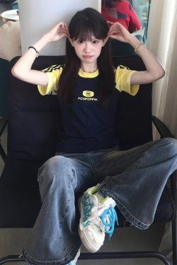 Women's American-Style Raglan Sleeve T-Shirt with Side Striped Letter Print, Slim Fit Summer Top, Casual Y2K Fashion