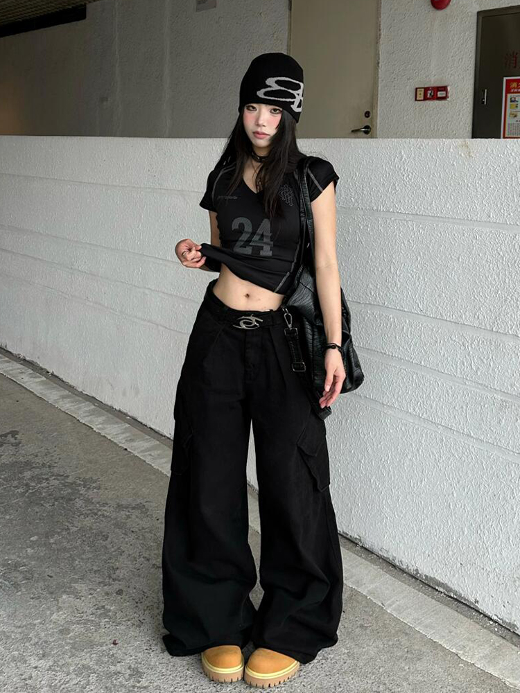 Women's American Style Sports Jersey T-Shirt, Summer V-Neck, Short Sleeve, Slim Fit Cropped Top, Trendy Athletic Fashion Women's American Style Sports Jersey T-Shirt, Summer V-Neck, Short Sleeve, Slim Fit Cropped Top, Trendy Athletic Fashion