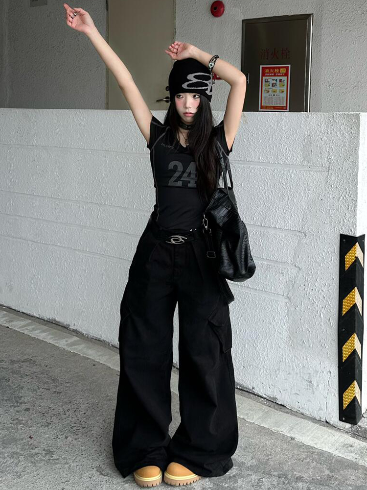 Women's American Style Sports Jersey T-Shirt, Summer V-Neck, Short Sleeve, Slim Fit Cropped Top, Trendy Athletic Fashion Women's American Style Sports Jersey T-Shirt, Summer V-Neck, Short Sleeve, Slim Fit Cropped Top, Trendy Athletic Fashion