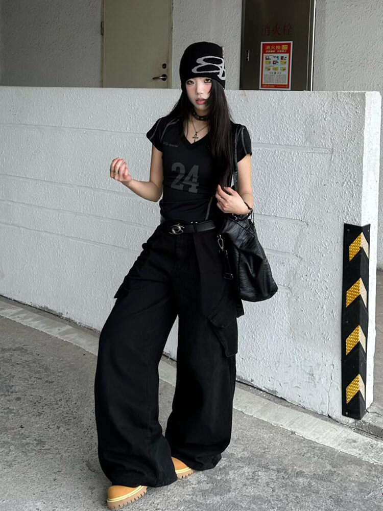 Women's American Style Sports Jersey T-Shirt, Summer V-Neck, Short Sleeve, Slim Fit Cropped Top, Trendy Athletic Fashion Women's American Style Sports Jersey T-Shirt, Summer V-Neck, Short Sleeve, Slim Fit Cropped Top, Trendy Athletic Fashion