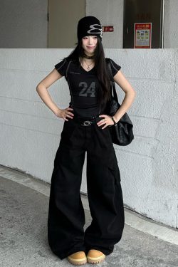 Women's American Style Sports Jersey T-Shirt, Summer V-Neck, Short Sleeve, Slim Fit Cropped Top, Trendy Athletic Fashion