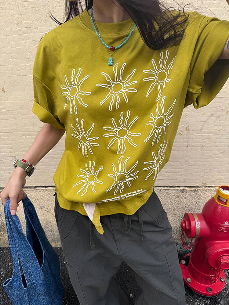 Women's American Style Summer Sunflower Print Short Sleeve T-Shirt, Heavyweight Round Neck Casual Tee, Loose Fit Women's American Style Summer Sunflower Print Short Sleeve T-Shirt, Heavyweight Round Neck Casual Tee, Loose Fit