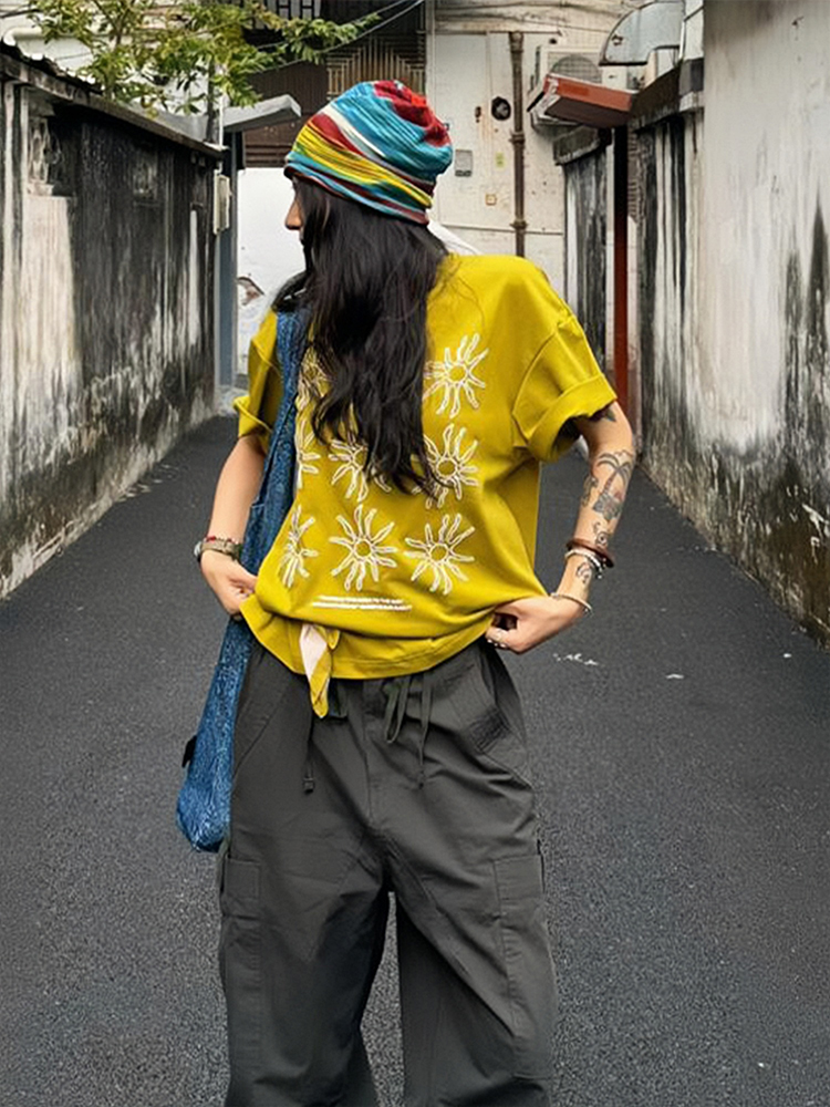 Women's American Style Summer Sunflower Print Short Sleeve T-Shirt, Heavyweight Round Neck Casual Tee, Loose Fit Women's American Style Summer Sunflower Print Short Sleeve T-Shirt, Heavyweight Round Neck Casual Tee, Loose Fit