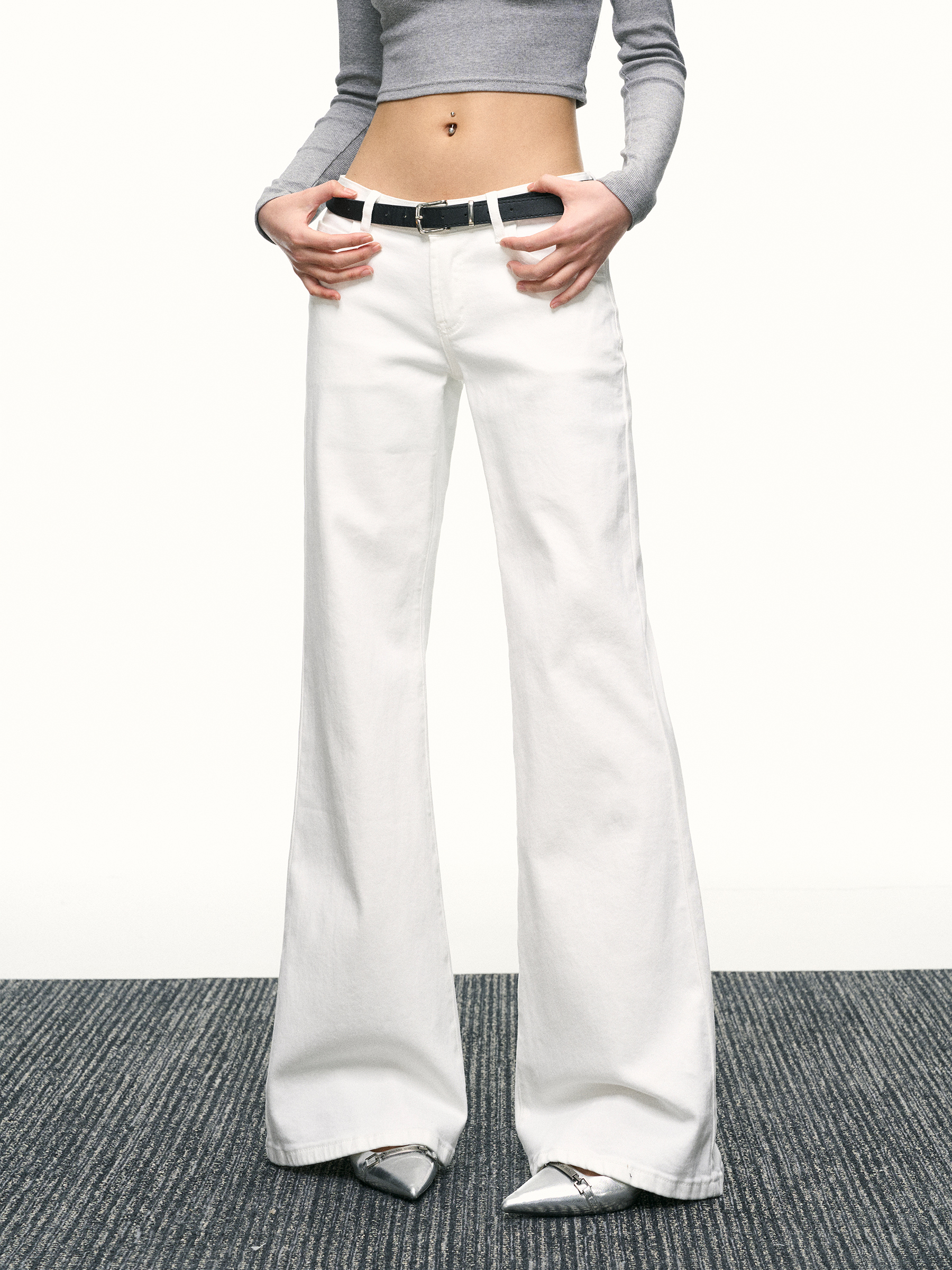 Women's American-Style White Flared Jeans - Loose Slimming Wide-Leg Bell-Bottoms for Spring & Autumn Fashion Women's American-Style White Flared Jeans - Loose Slimming Wide-Leg Bell-Bottoms for Spring & Autumn Fashion