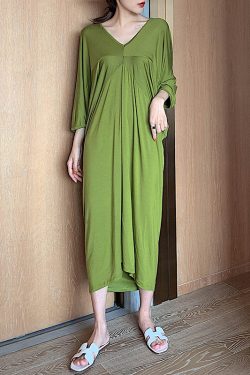 Women’s Bat Sleeve Cocoon Dress - Loose V-Neck, Mid-Length, Pleated, Draped, Three-Quarter Sleeves - Spring/Summer 2025 Fashion