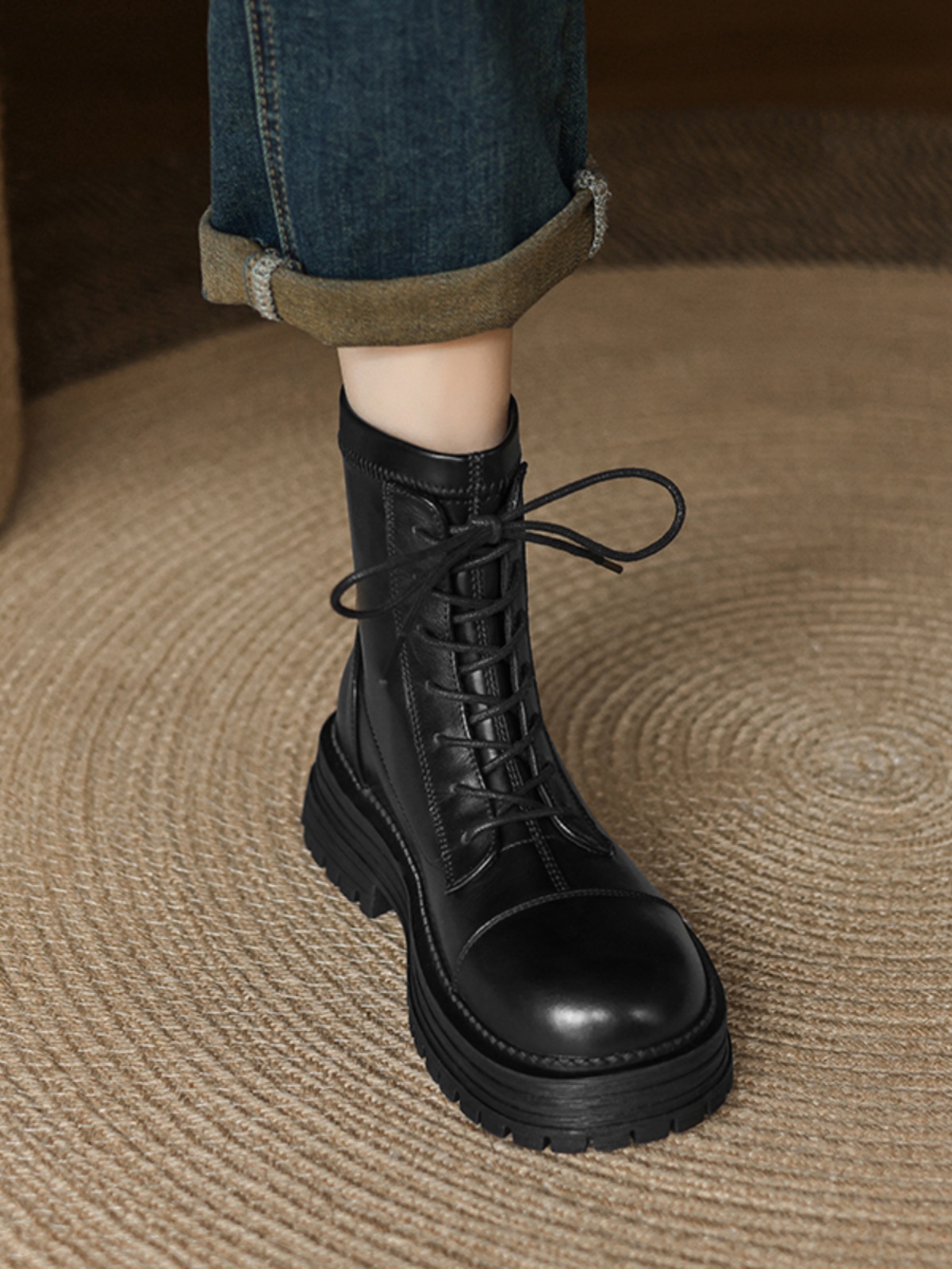 Women's Black Lace-Up Thick-Soled Martin Boots in First-Layer Cowhide - Stylish Short Boots for Fall and Winter Women's Black Lace-Up Thick-Soled Martin Boots in First-Layer Cowhide - Stylish Short Boots for Fall and Winter