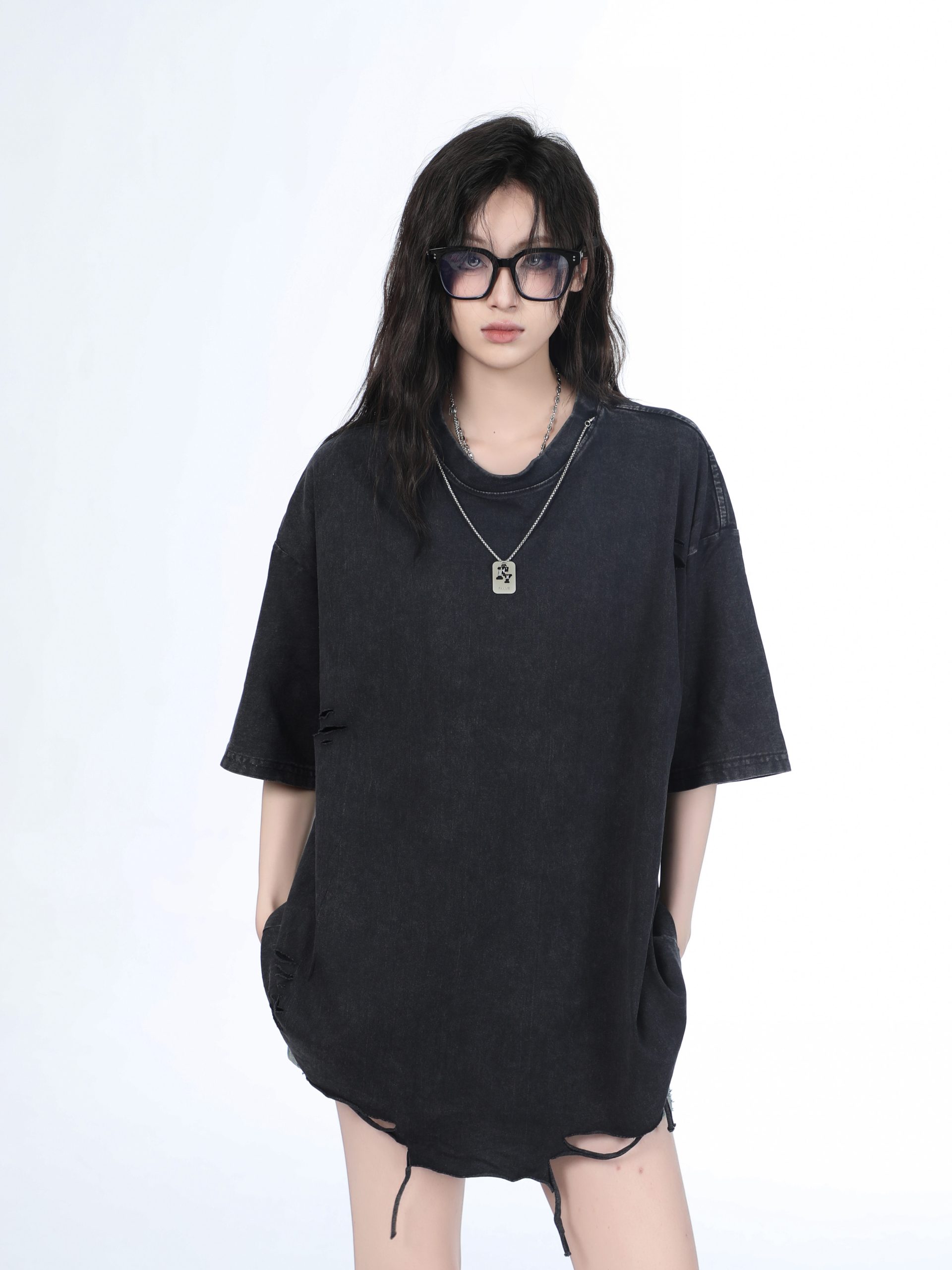 Women's Black Short Sleeve T-Shirt with Hip-Hop Destruction Design - Loose Fit Summer Trend for Casual Style Women's Black Short Sleeve T-Shirt with Hip-Hop Destruction Design - Loose Fit Summer Trend for Casual Style