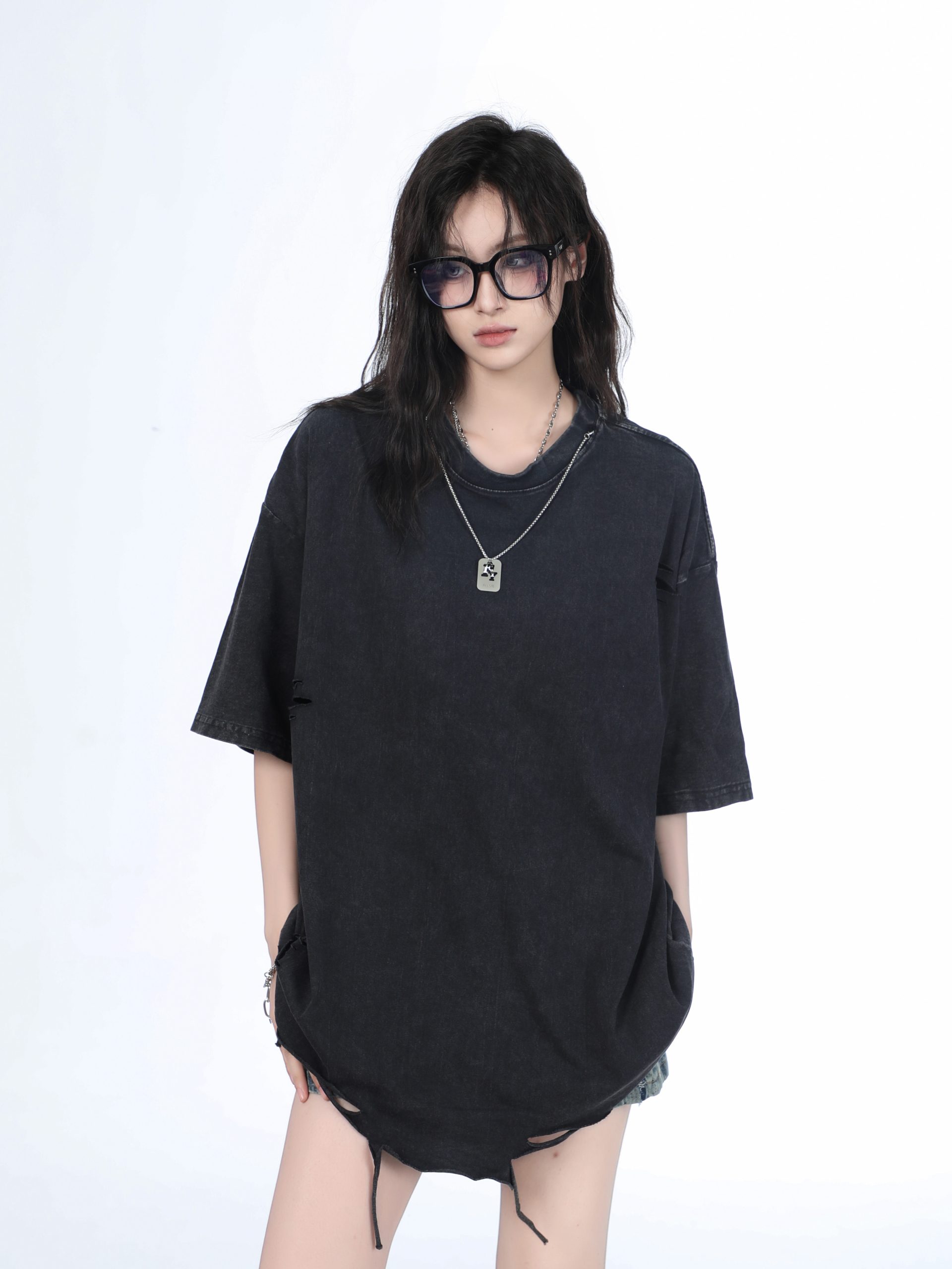 Women's Black Short Sleeve T-Shirt with Hip-Hop Destruction Design - Loose Fit Summer Trend for Casual Style Women's Black Short Sleeve T-Shirt with Hip-Hop Destruction Design - Loose Fit Summer Trend for Casual Style