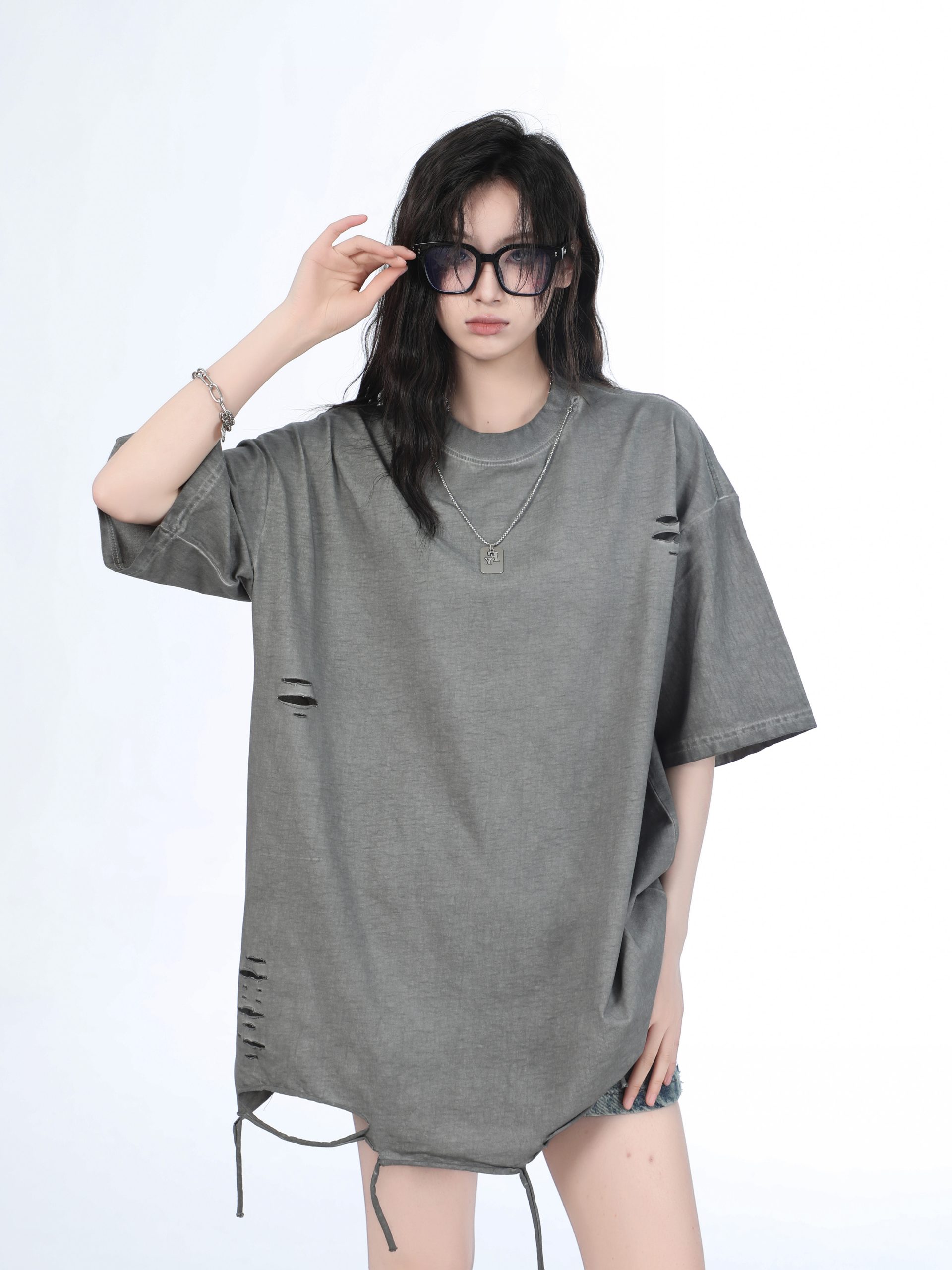 Women's Black Short Sleeve T-Shirt with Hip-Hop Destruction Design - Loose Fit Summer Trend for Casual Style Women's Black Short Sleeve T-Shirt with Hip-Hop Destruction Design - Loose Fit Summer Trend for Casual Style