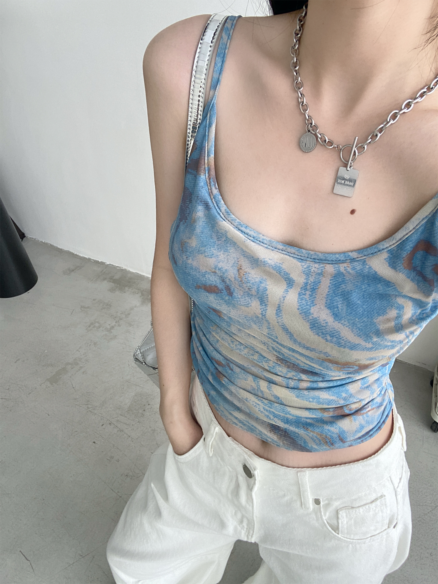 Women's Blue Tie-Dye Long Sleeve T-Shirt - Slim Fit Round Neck with Sun Protection - Summer Korean Style Women's Blue Tie-Dye Long Sleeve T-Shirt - Slim Fit Round Neck with Sun Protection - Summer Korean Style