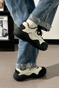 Women's Breathable Soft Sole Mesh Mountaineering Shoes - Versatile Black and White Old Daddy Style for Summer 2025