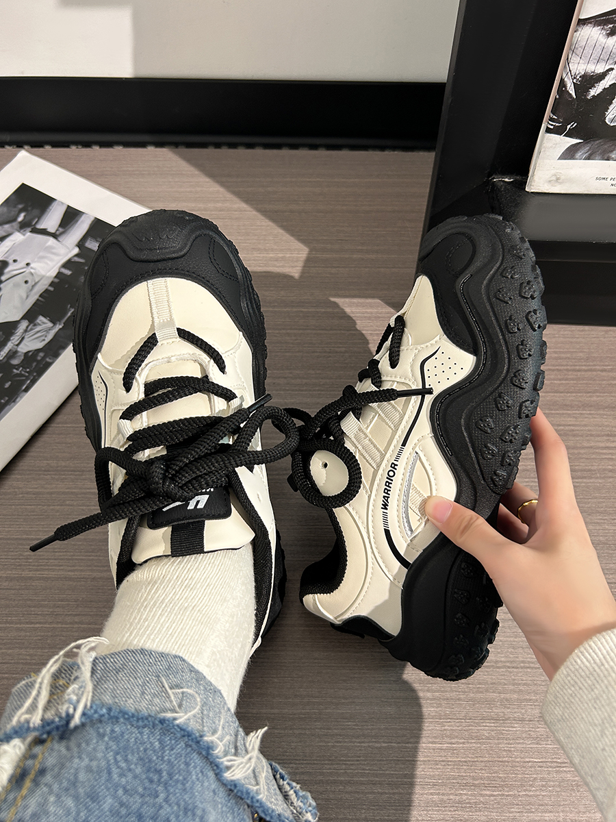 Women's Breathable Soft Sole Mesh Mountaineering Shoes - Versatile Black and White Old Daddy Style for Summer 2025 Women's Breathable Soft Sole Mesh Mountaineering Shoes - Versatile Black and White Old Daddy Style for Summer 2025