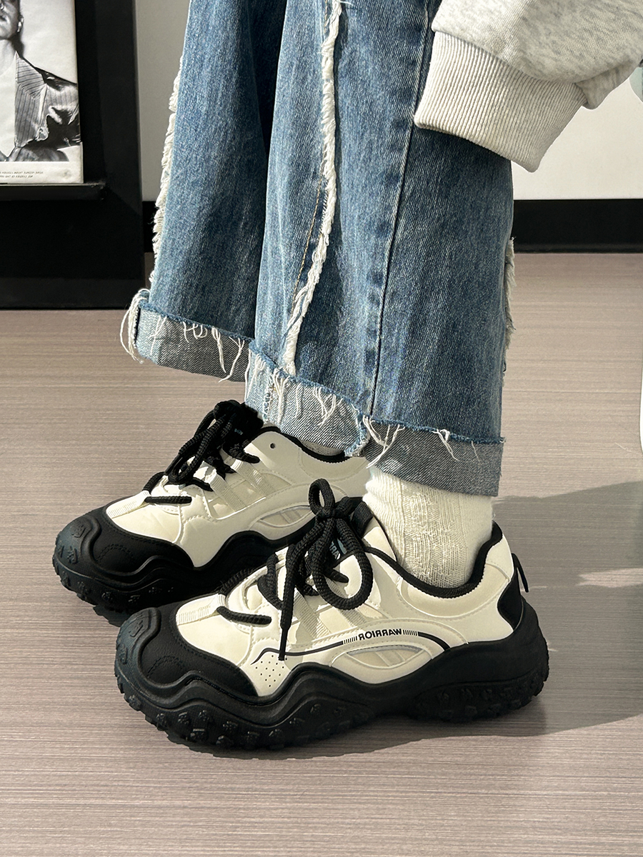 Women's Breathable Soft Sole Mesh Mountaineering Shoes - Versatile Black and White Old Daddy Style for Summer 2025 Women's Breathable Soft Sole Mesh Mountaineering Shoes - Versatile Black and White Old Daddy Style for Summer 2025