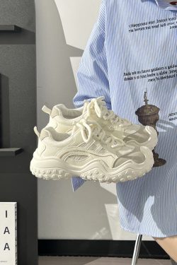 Women's Breathable Soft Sole Mesh Mountaineering Shoes - Versatile Black and White Old Daddy Style for Summer 2025