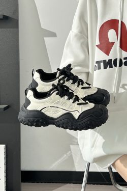 Women's Breathable Soft Sole Mesh Mountaineering Shoes - Versatile Black and White Old Daddy Style for Summer 2025