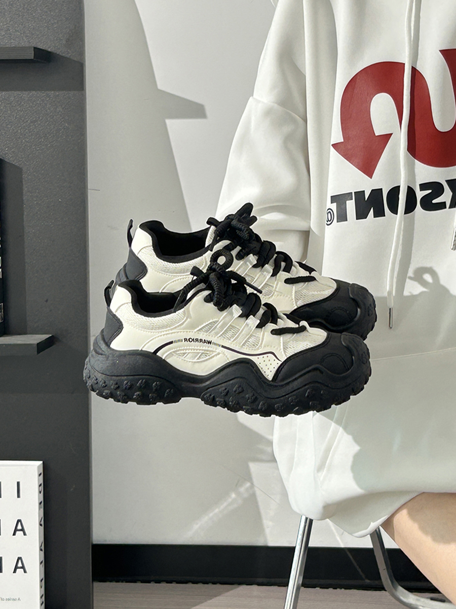 Women's Breathable Soft Sole Mesh Mountaineering Shoes - Versatile Black and White Old Daddy Style for Summer 2025 Women's Breathable Soft Sole Mesh Mountaineering Shoes - Versatile Black and White Old Daddy Style for Summer 2025