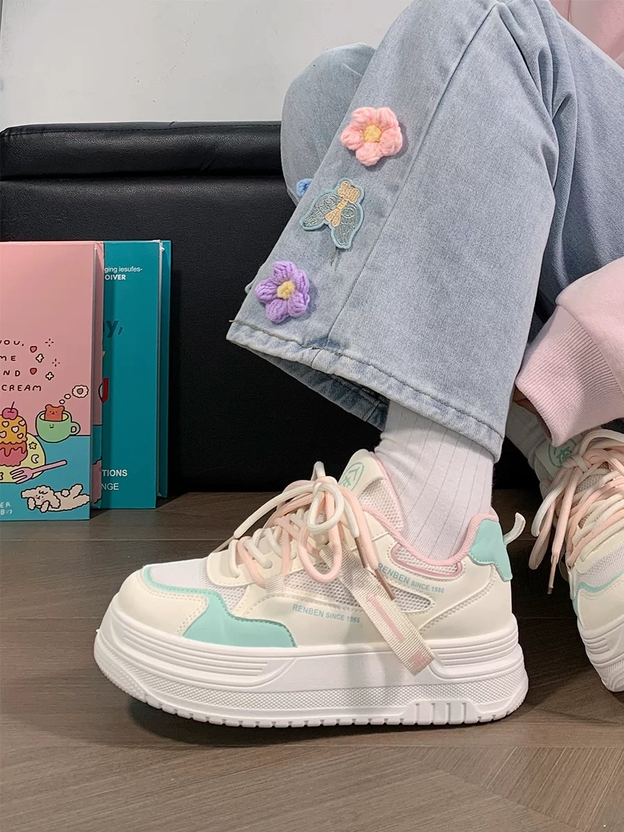 Women's Breathable White Platform Sneakers - Thick-Soled Summer Shoes for Skirts, Height-Increasing, Versatile Big-Toe Design Women's Breathable White Platform Sneakers - Thick-Soled Summer Shoes for Skirts, Height-Increasing, Versatile Big-Toe Design