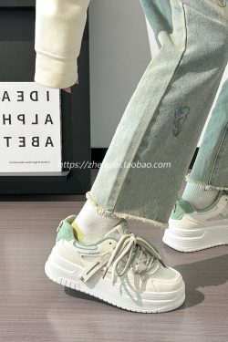 Women's Breathable White Platform Sneakers - Thick-Soled Summer Shoes for Skirts, Height-Increasing, Versatile Big-Toe Design