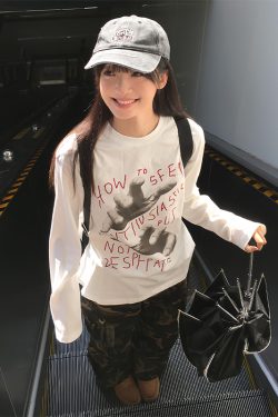 Women’s Casual Loose Fit Hand-Painted Round Neck T-Shirt - American Style Long Sleeve Top in Pure Cotton for Early Spring