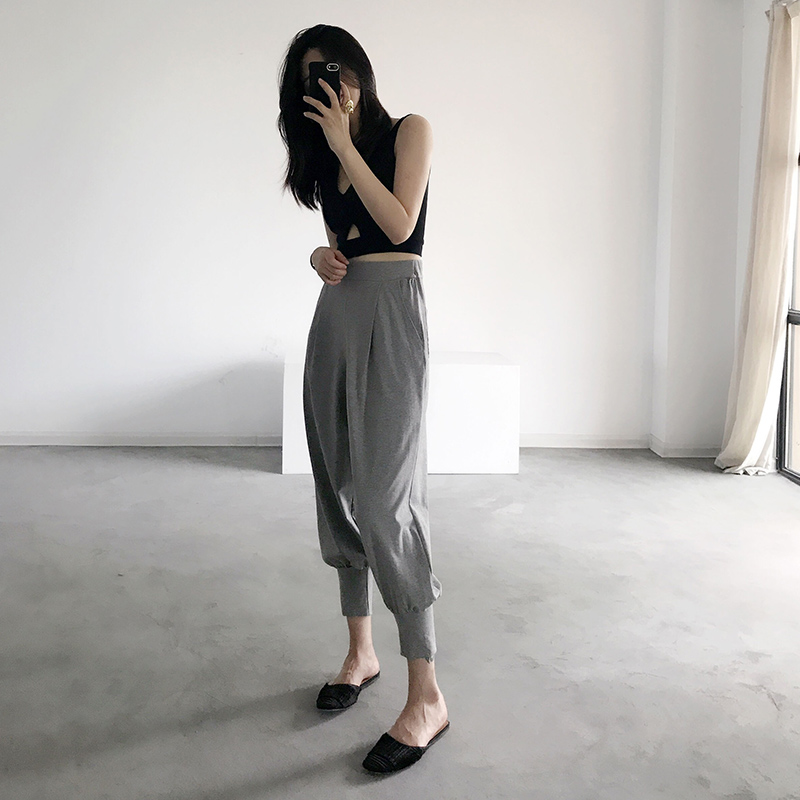Women's Casual Tapered Cotton Harem Pants with Pockets, Elastic Waist, Slim Fit, 9-Point Length, Trendy Relaxed Style Women's Casual Tapered Cotton Harem Pants with Pockets, Elastic Waist, Slim Fit, 9-Point Length, Trendy Relaxed Style