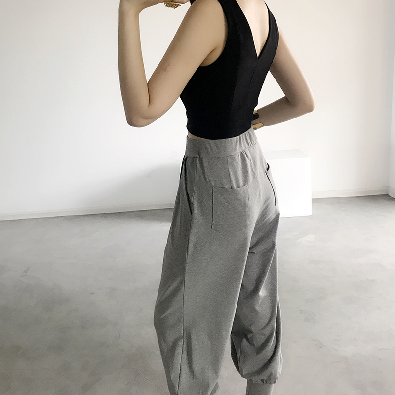 Women's Casual Tapered Cotton Harem Pants with Pockets, Elastic Waist, Slim Fit, 9-Point Length, Trendy Relaxed Style Women's Casual Tapered Cotton Harem Pants with Pockets, Elastic Waist, Slim Fit, 9-Point Length, Trendy Relaxed Style