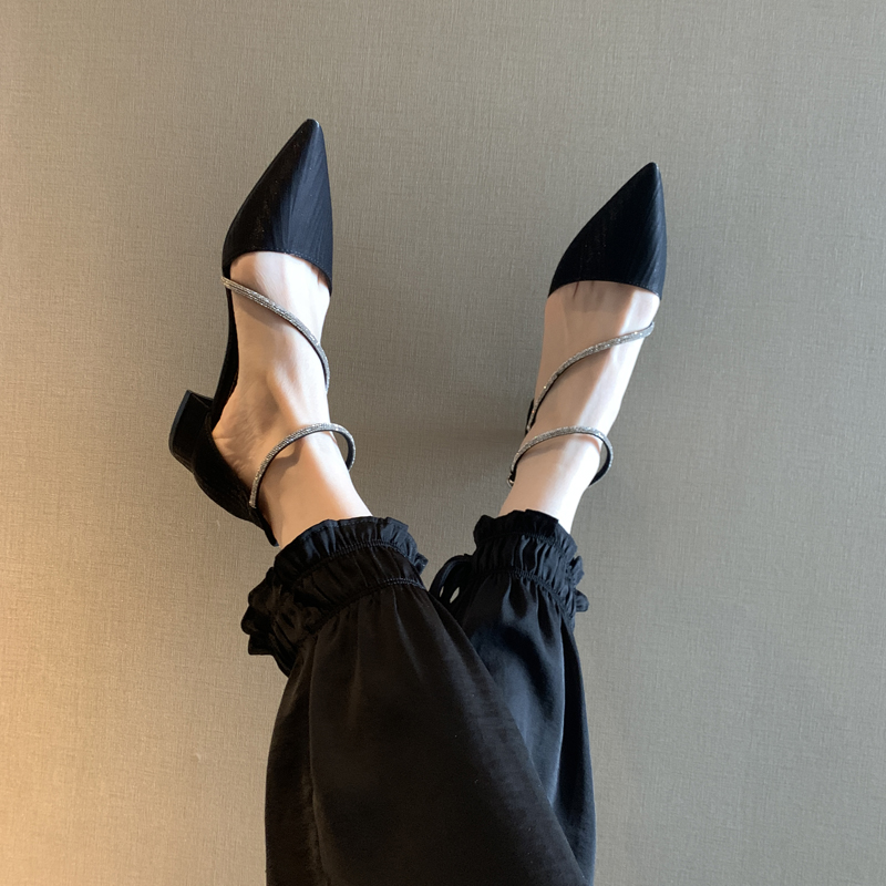 Women's Chunky Heel Rhinestone One-Strap Pointed Toe Shoes - Versatile Korean Style Hollow Design for Spring 2025 Women's Chunky Heel Rhinestone One-Strap Pointed Toe Shoes - Versatile Korean Style Hollow Design for Spring 2025