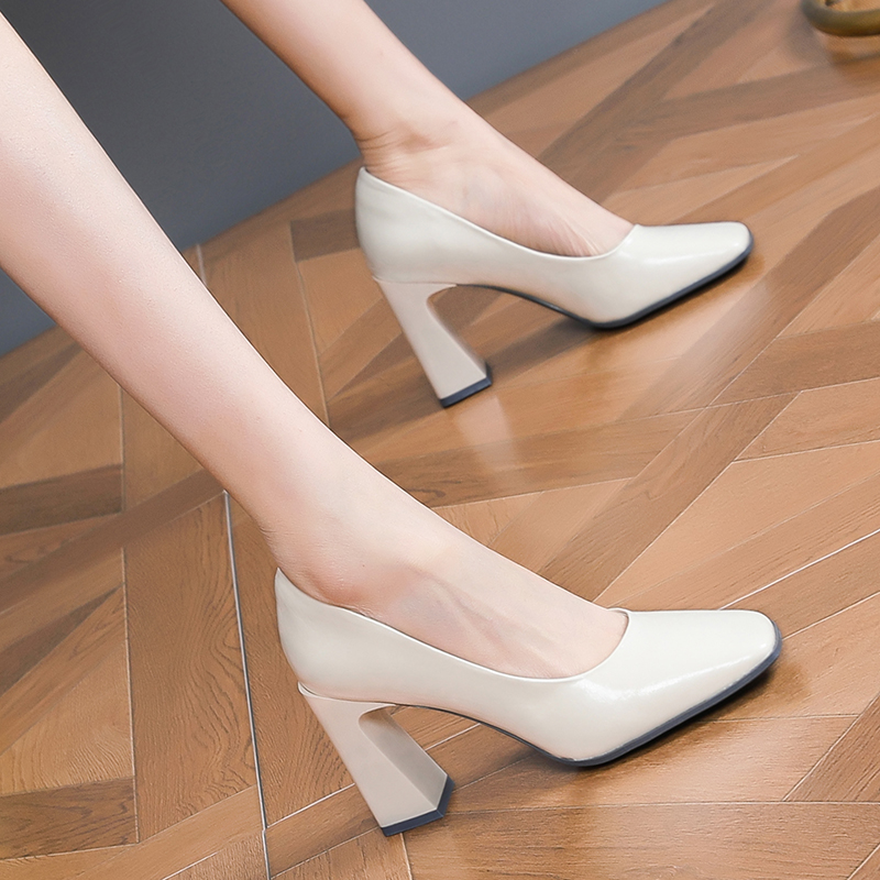 Women's Chunky Heels 2025 Spring Square Toe Shallow Mouth Beige Versatile Professional Fashionable Shoes Women's Chunky Heels 2025 Spring Square Toe Shallow Mouth Beige Versatile Professional Fashionable Shoes