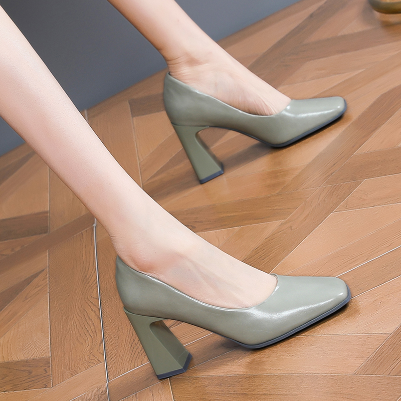 Women's Chunky Heels 2025 Spring Square Toe Shallow Mouth Beige Versatile Professional Fashionable Shoes Women's Chunky Heels 2025 Spring Square Toe Shallow Mouth Beige Versatile Professional Fashionable Shoes