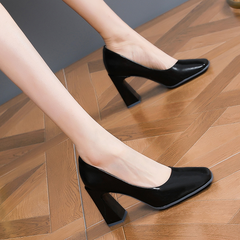 Women's Chunky Heels 2025 Spring Square Toe Shallow Mouth Beige Versatile Professional Fashionable Shoes Women's Chunky Heels 2025 Spring Square Toe Shallow Mouth Beige Versatile Professional Fashionable Shoes