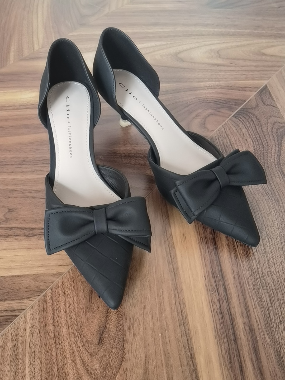 Women's Elegant Pointed Toe Bow Mid-Heel Shoes - Spring 2025 Versatile Hollow Slim Fit Commuting Style Women's Elegant Pointed Toe Bow Mid-Heel Shoes - Spring 2025 Versatile Hollow Slim Fit Commuting Style
