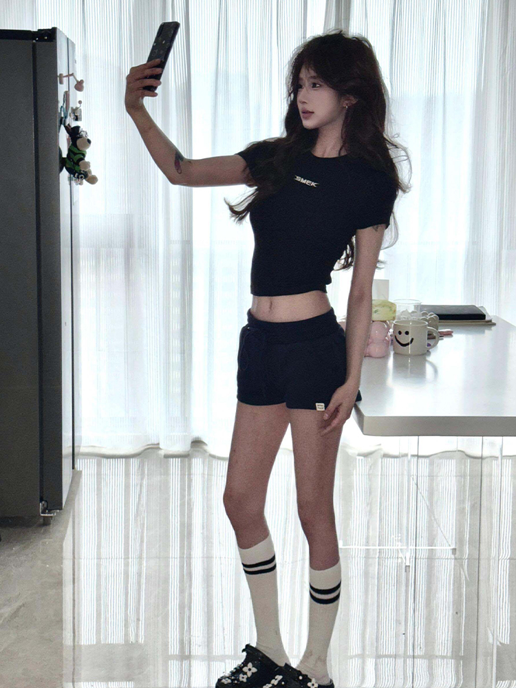 Women's Fitted Cropped T-Shirt, Short Sleeve, Letter Print, Pure Cotton, Trendy Midriff-Baring Summer Style Women's Fitted Cropped T-Shirt, Short Sleeve, Letter Print, Pure Cotton, Trendy Midriff-Baring Summer Style